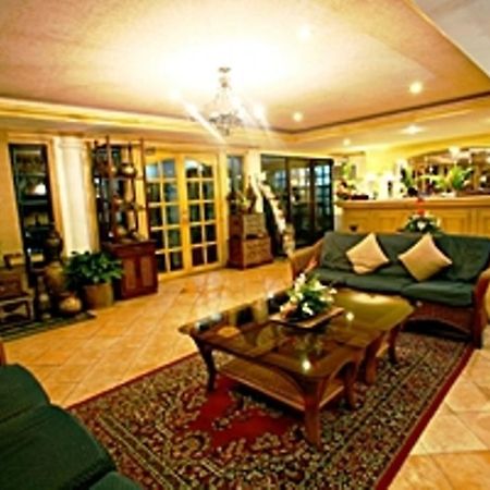 Villa Margarita Hotel Davao Экстерьер фото