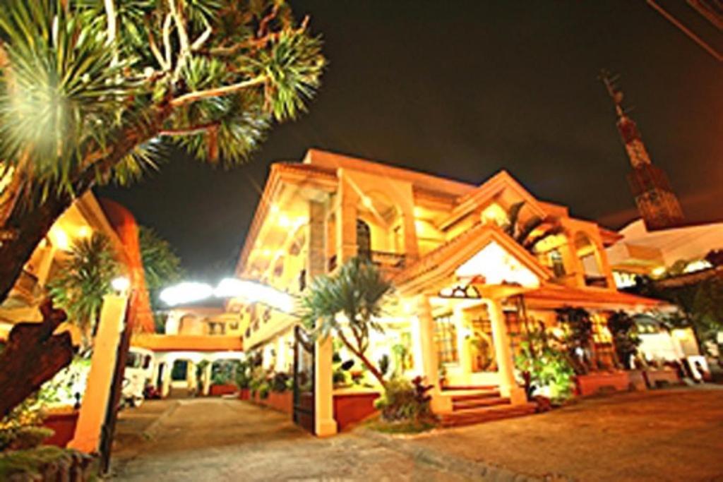 Villa Margarita Hotel Davao Экстерьер фото